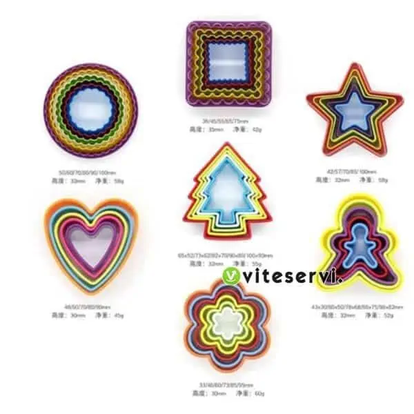 WhatsApp Image 2022 02 11 at 11.48.43 1 Set de 05 emportes pièces plastiques multiforme étoiles rondes sapin cœur carré trèfle