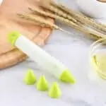 Écritoire stylo à crème à différent douilles en plastique