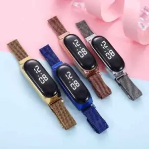Montre numérique à touché tactile à manche métallique aimanté