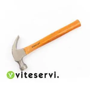 Marteau metallique a manche en bois