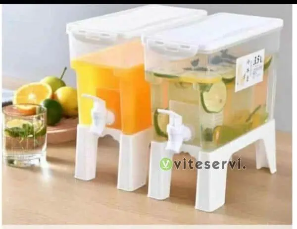 Bouilloire plastique froide à robinet avec ou sans support.