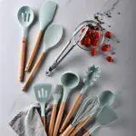 Set de 10 ustensiles de cuisine avec boite de rangement