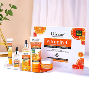 Kit Soin Visage Complet Disaar Vitamine C Éclaircissant, Hydratant et Anti-Âge, Sérum, Crème, Nettoyant, Essence et Contour des Yeux pour Peau Radieuse et Uniforme
